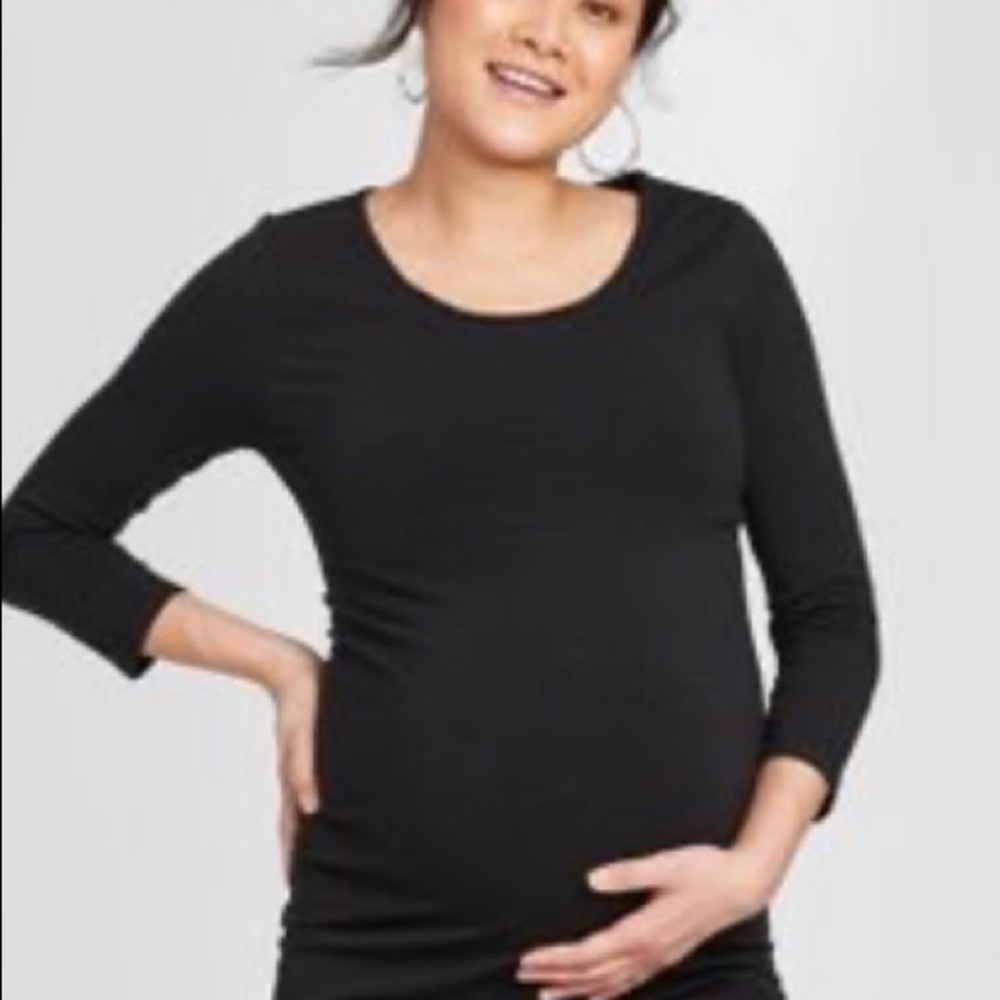 Liz Lange maternity black long sleeve tee size medium